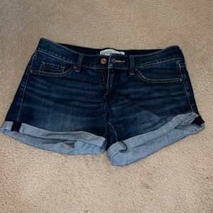 Super cute jean shorts!